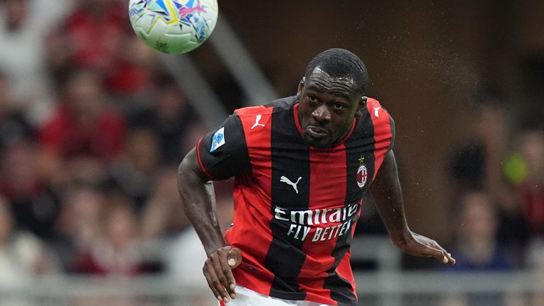 YOUSSOUF FOFANA wechselt vom AC Mailand zum FC Sevilla.