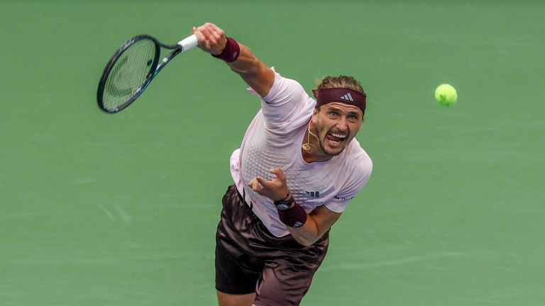 Das lange Balltippen von Alexander Zverev bei seinem zweiten Aufschlag sorgte bei den US Open für Diskussionen.