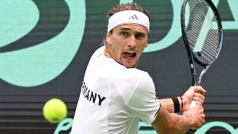 Alexander Zverev hat sein Auftaktmatch im Davis Cup mit mehr Mühe als erwartet gewonnen. 
