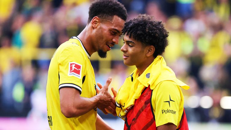 Verliert der BVB sein Toptalent Mathis Albert (re.)?