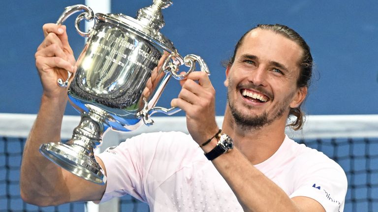 Alexander Zverev kann mit einem Sieg über Tallon Griekspoor am Montag bereits die Spitze der ATP-Weltrangliste erklimmen.
