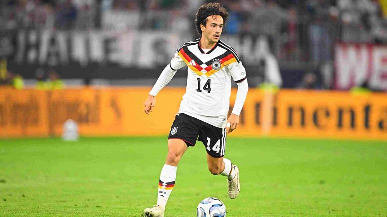 Mika Baur: Flügelspieler (22 Jahre, Celtic Glasgow) - am 1. Oktober 2026 vs. Serbien 
