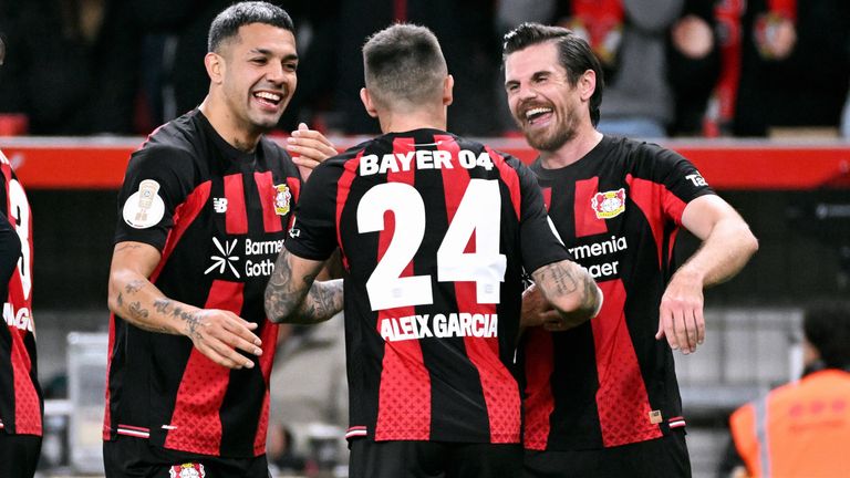 Bayer Leverkusen zieht nach einem deutlichen Sieg gegen den 1. FC Nürnberg im DFB-Pokal-Achtelfinale. 
