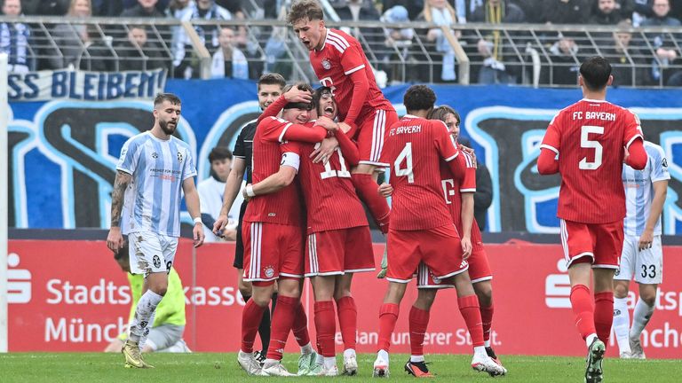 Die Bayern-Reserve gewinnt das Derby im Grünwalder Stadion. 