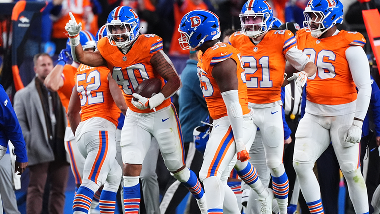 Die Denver Broncos feiern ihren 17:14-Sieg über Seattle. Am Sonntag, 25. Oktober geht es auswärts gegen die Arizona Cardinals.