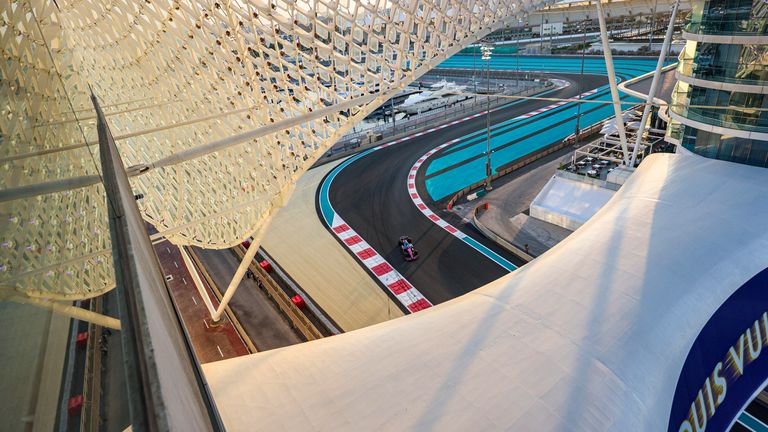 Die Formel 1 wird sein Saisonfinale nun doch wie geplant in Katar und Abu Dhabi austragen. 