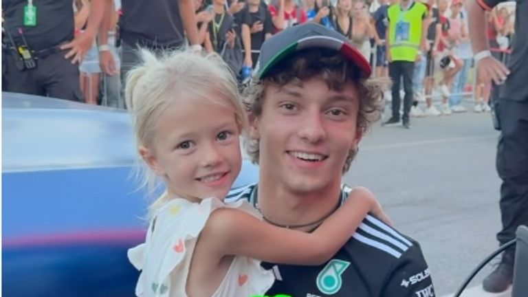 Emily machte bereits Bekanntschaft mit Mercedes-Star Kimi Antonelli. (Quelle: F1Emy/ Instagram)