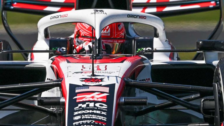 Beim Japan-Grand-Prix in Suzuka fuhr Haas erstmals in einem Godzilla-Design.