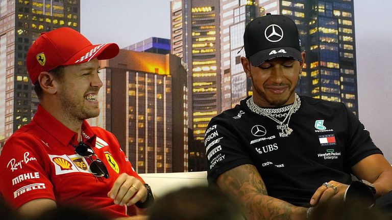 Verstehen sich noch immer sehr gut: Sebastian Vettel (l.) und Lewis Hamilton.