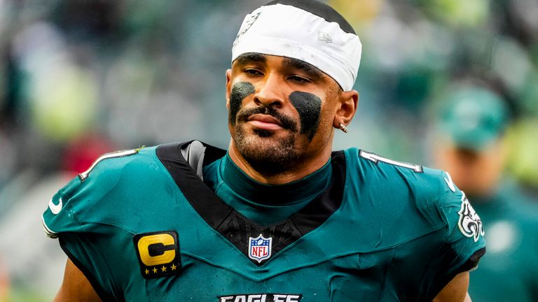 Star-Quarterback Jalen Hurts fehlt den Eagles wohl länger als gedacht. 