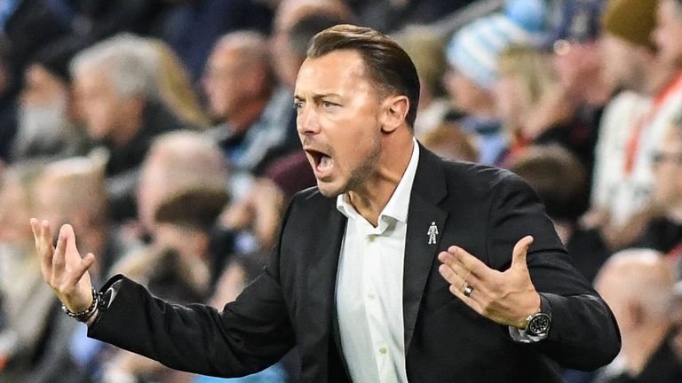 Newcastle-Trainer Matthias Jaissle war nach der 1:4-Klatsche bei Coventry sichtlich wütend. 