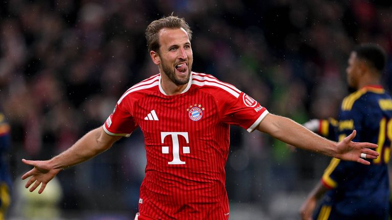 Bayern-Star Harry Kane bejubelt sein Führungstor gegen Arsenal. 