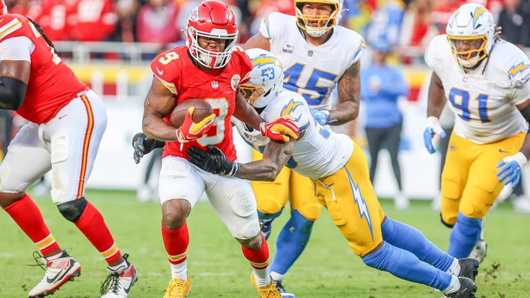 Running Back Kenneth Walker sichert den Kansas City Chiefs den Sieg gegen die Los Angeles Chargers.