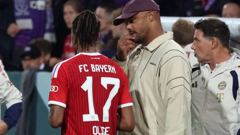 Michael Olise (l.) kassierte in der Champions League die gelb-rote Karte.