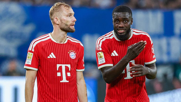 Konrad Laimer (l.) fehlt dem FC Bayern München in Augsburg.