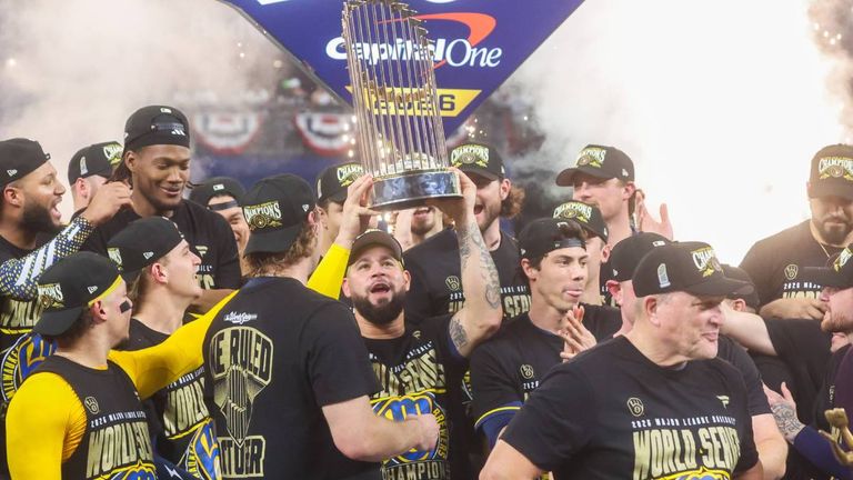 Die Brewers gewinnen zum ersten Mal in der Vereinsgeschichte die World Series.