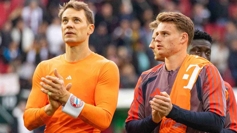 Nach seinem Patzer gegen Augsburg steht Manuel Neuer erneut im Mittelpunkt der Diskussionen um die Torwart-Hierarchie beim FC Bayern.