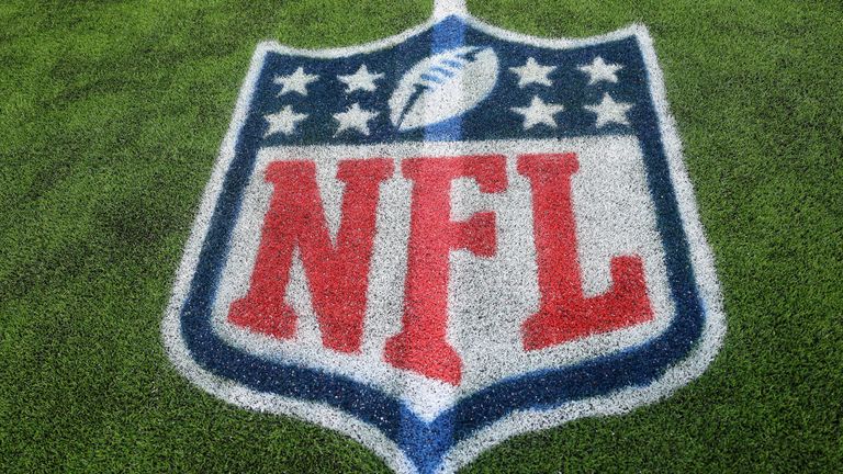 Die NFL hat offiziell bekanntgegeben, dass Jay-Z in der Halbzeit auftreten wird. 