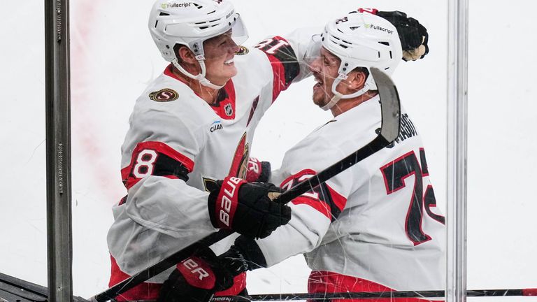 Tim Stützle (links) und die Ottawa Senators treffen heute auf die Los Angeles Kings. LIVE auf Sky Sport.