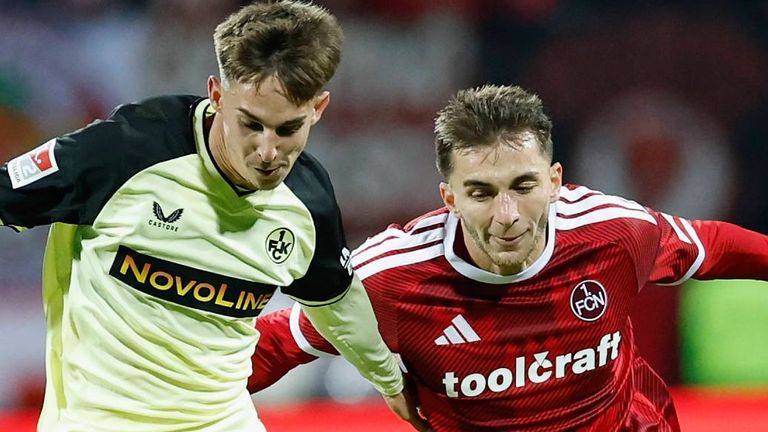 Adam Markhiev (r.) und der Club müssen gegen Kaiserslautern die erste Saisonniederlage hinnehmen.