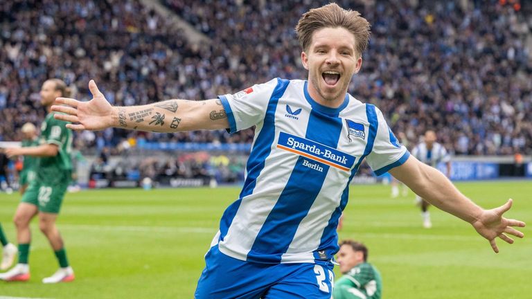 Mads Pedersen bejubelt seinen Treffer für Hertha BSC gegen Fürth. 