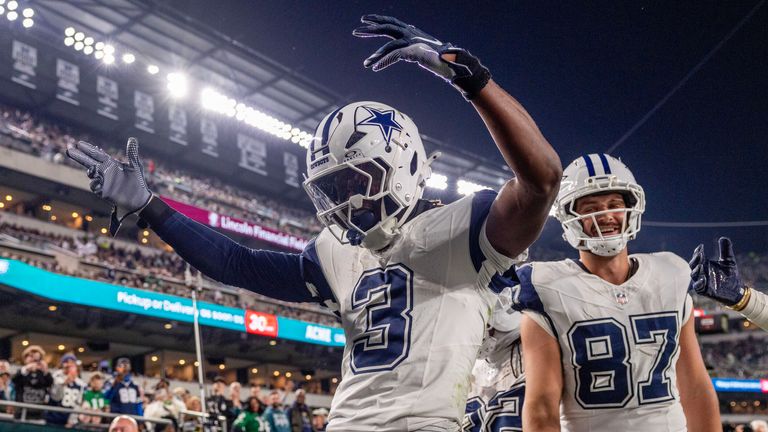 Widereceiver George Pickens freut sich über seinen gefangenen Touchdown. 