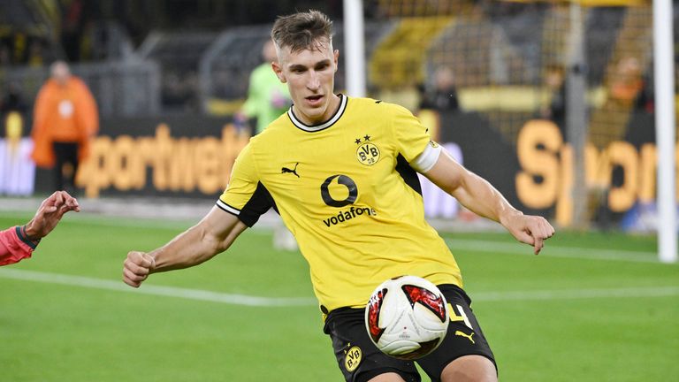 Nico Schlotterbeck bleibt in Dortmund.