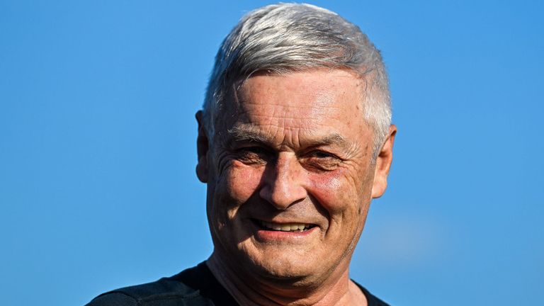 Armin Veh ist am Sonntag zu Gast bei Sky90.