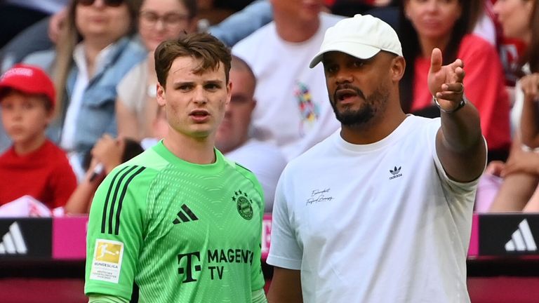 Bayern-Trainer Vincent Kompany wird bei der Rolle von Jonas Urbig beim FC Bayern deutlich. 