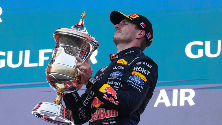 Max Verstappen sichert sich den Sieg beim GP in Bahrain. Am Wochenende vom 9. bis zum 11. Oktober macht die Formel 1 halt in Singapur.