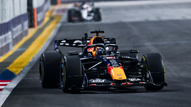 Max Verstappen schnappt sich auch die Sprint-Pole in Singapur.