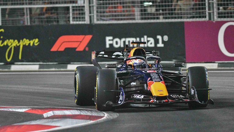 Max Verstappen schnappt sich nach seinem Sprint-Sieg auch die Pole Position in Singapur.
