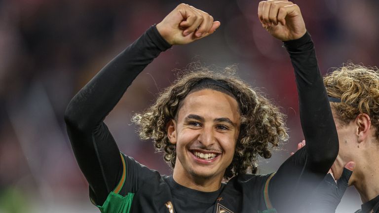 Borussia Mönchengladbach wendet dank Wael Mohya einen historischen Fehlstart ab. 