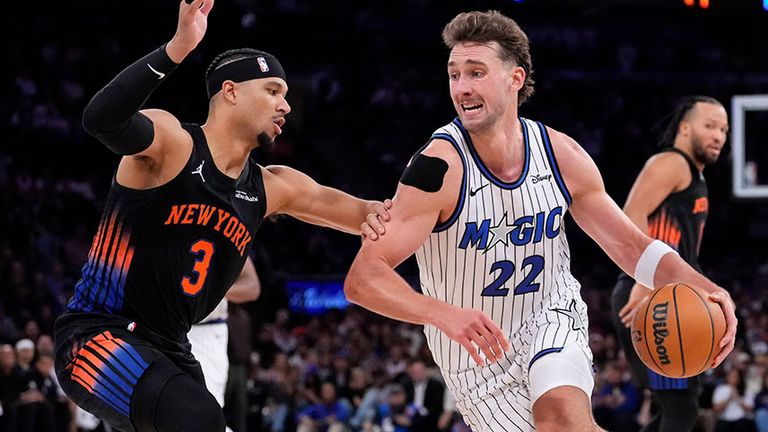 Magic-Star Franz Wagner (r.) zieht an Knicks-Guard Josh Hart vorbei.
