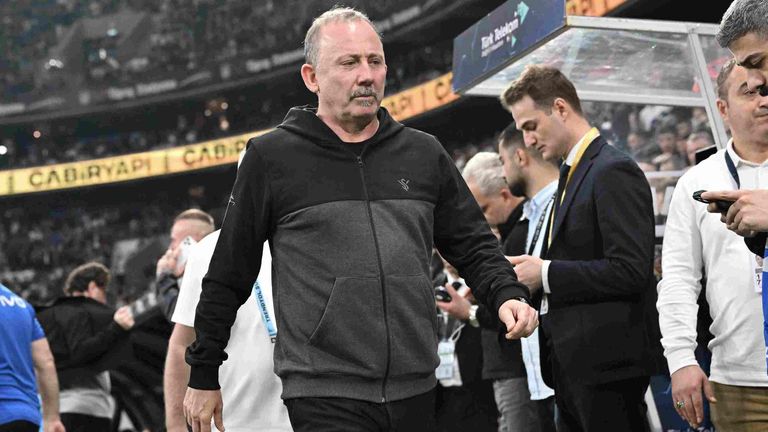 Sergen Yalcin soll die türkische Nationalmannschaft zurück zu erfolgreichen Zeiten führen.