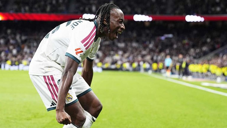 Yan Diomande bejubelt sein Tor bei Real Madrids Sieg gegen den FC Sevilla.