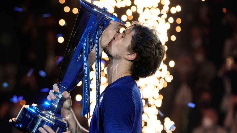 PLATZ 5: ATP Finals 2021 - Zverev schlägt die Nummer eins und zwei der Welt und gewinnt zum zweiten Mal das Jahresfinale.