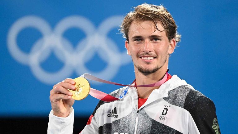PLATZ 3: Olympia 2021 in Tokio - Zverev besiegt Karen Khachanov im Finale und gewinnt als erster Deutscher Gold im Herren-Einzel.