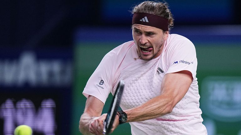 Alexander Zverev steht im Halbfinale von Shanghai.