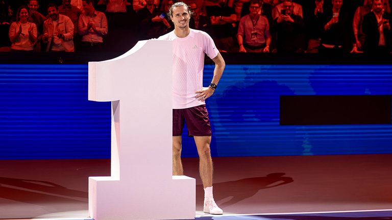 Der Weltranglistenerste Alexander Zverev ist stolz auf seinen historischen Coup.