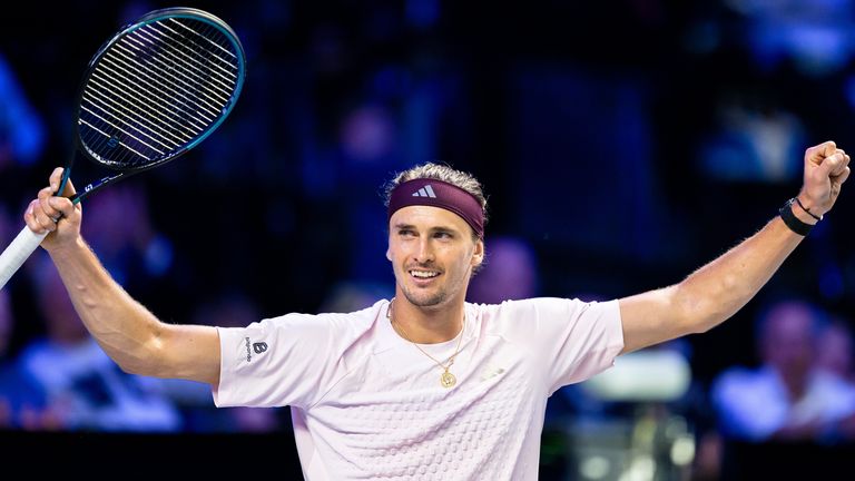 Alexander Zverev steht nach seinem Viertelfinaleinzug offiziell an der Spitze der Tennis-Weltrangliste. 